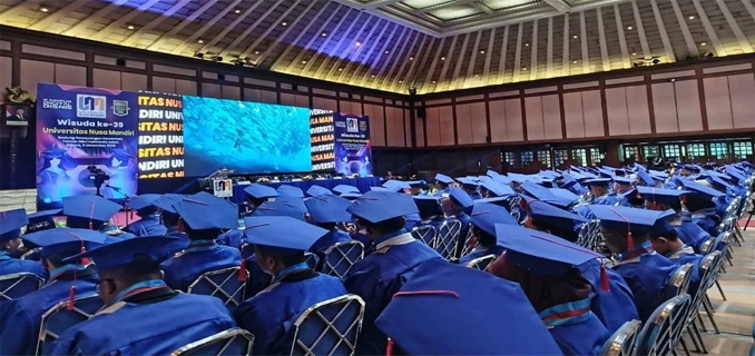Wisuda UNM 39 Hadirkan Angkatan Pertama Prodi Bisnis Digital Siap Bersinar