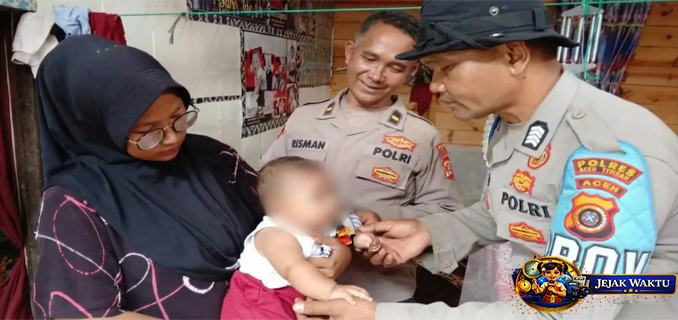 Polri dan Petugas Kesehatan Tembus Desa Terisolasi di Watupayung Aceh Tengah